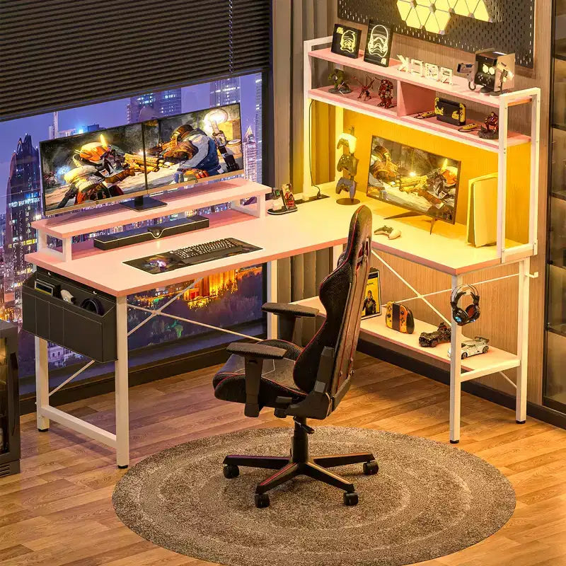 Bureau d'ordinateur en L avec écran et étagère, bureau de jeu avec station de charge