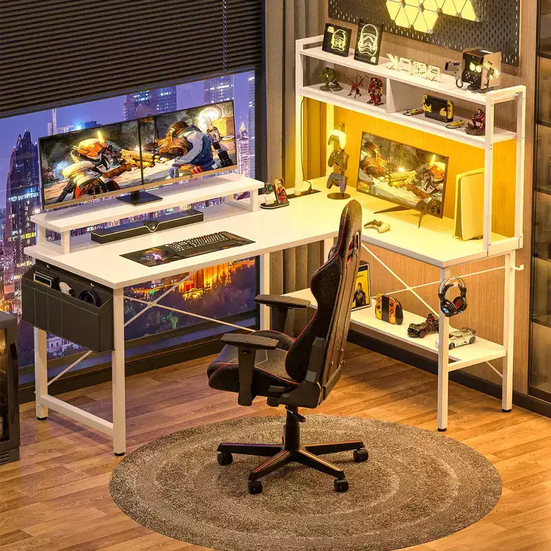 Bureau d'ordinateur en L avec écran et étagère, bureau de jeu avec station de charge